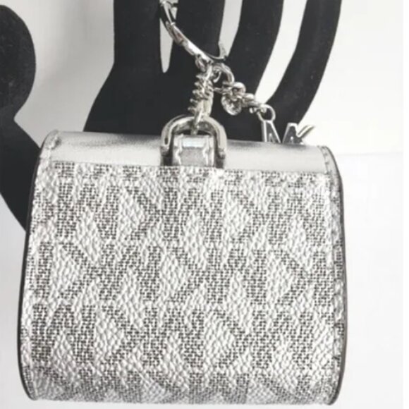 Michael Kors SILVER Bag, Earbuds Keyring, Lipstick Lanyard Necklace BUNDLE NWT! - Picture 8 of 15